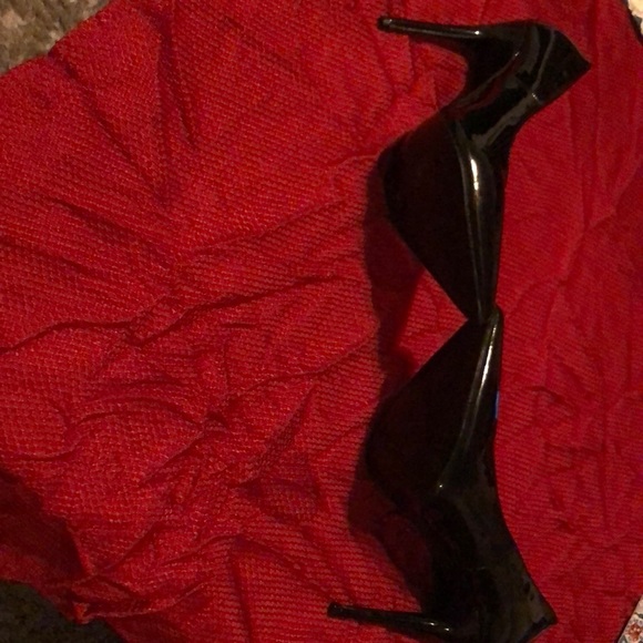 Shoes - Picture 4 of 4